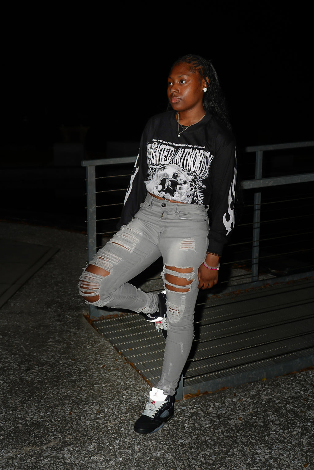 Delighted Authority Long Sleeve T-shirt BLACK AND WHITE