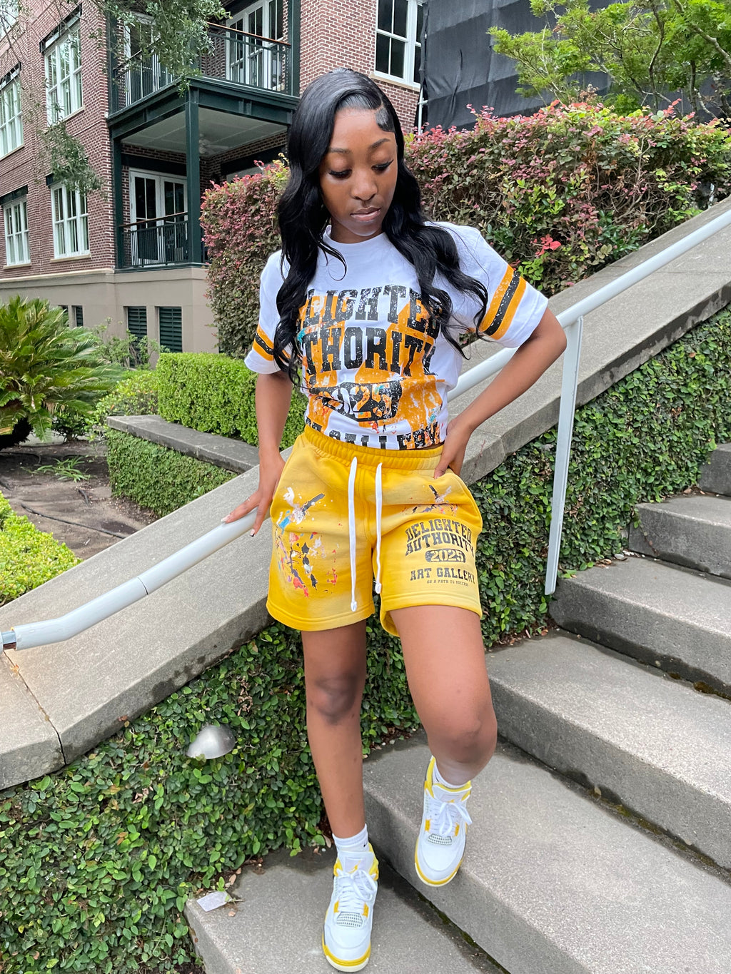 Yellow and White Art Gallery Set